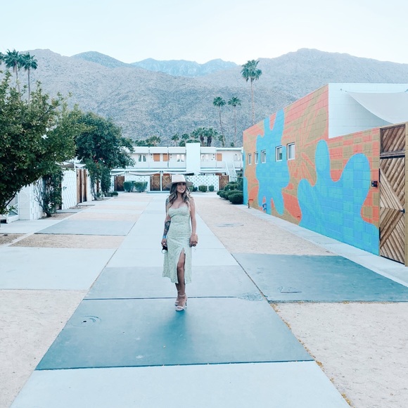 Meet your Posher, Gaby - Picture 1 of 1